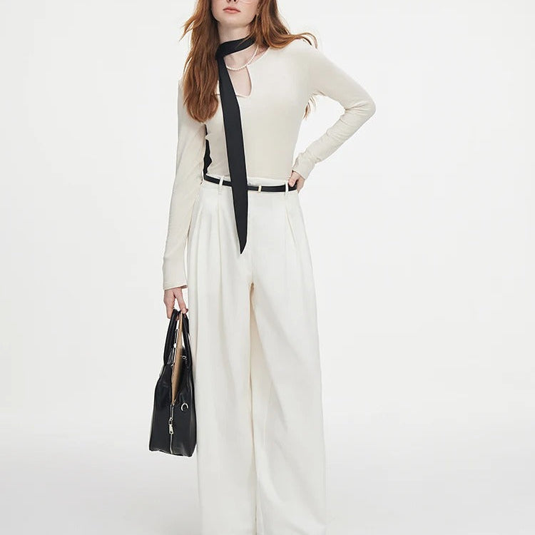 Blusa Liora – Decote em V - SOMENTE HOJE COMPRE E GANHE UM COLAR DE BRINDE